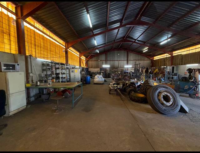 850M² WORKSHOP FOR SALE IN STAALRUS